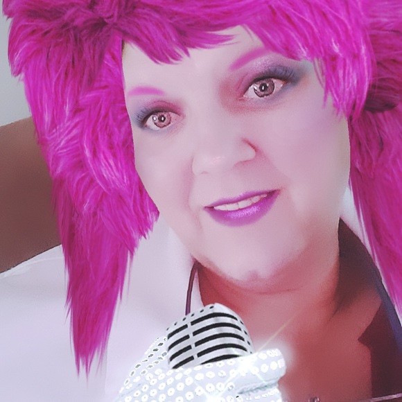 Meet your Posher, Ginny Barajas - Picture 3 of 8